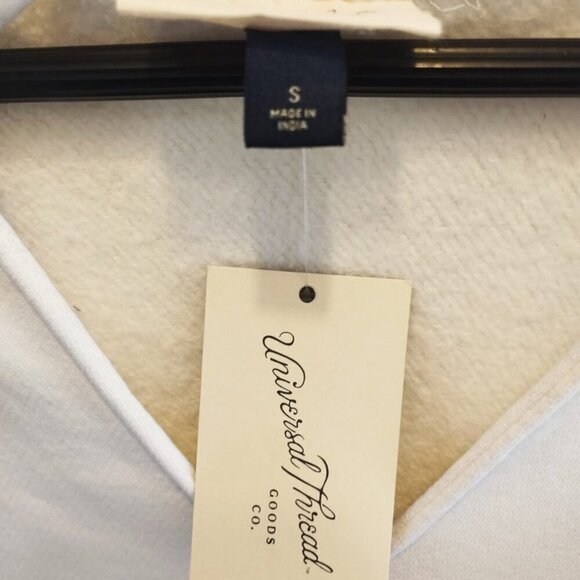 Women’s Universal Thread Hooded Sweatshirt - Picture 4 of 5